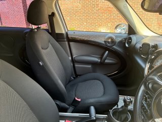 /photos/8717/911962a8-5b6c-bb91-7a86-6242921d3213_i320x240.jpg